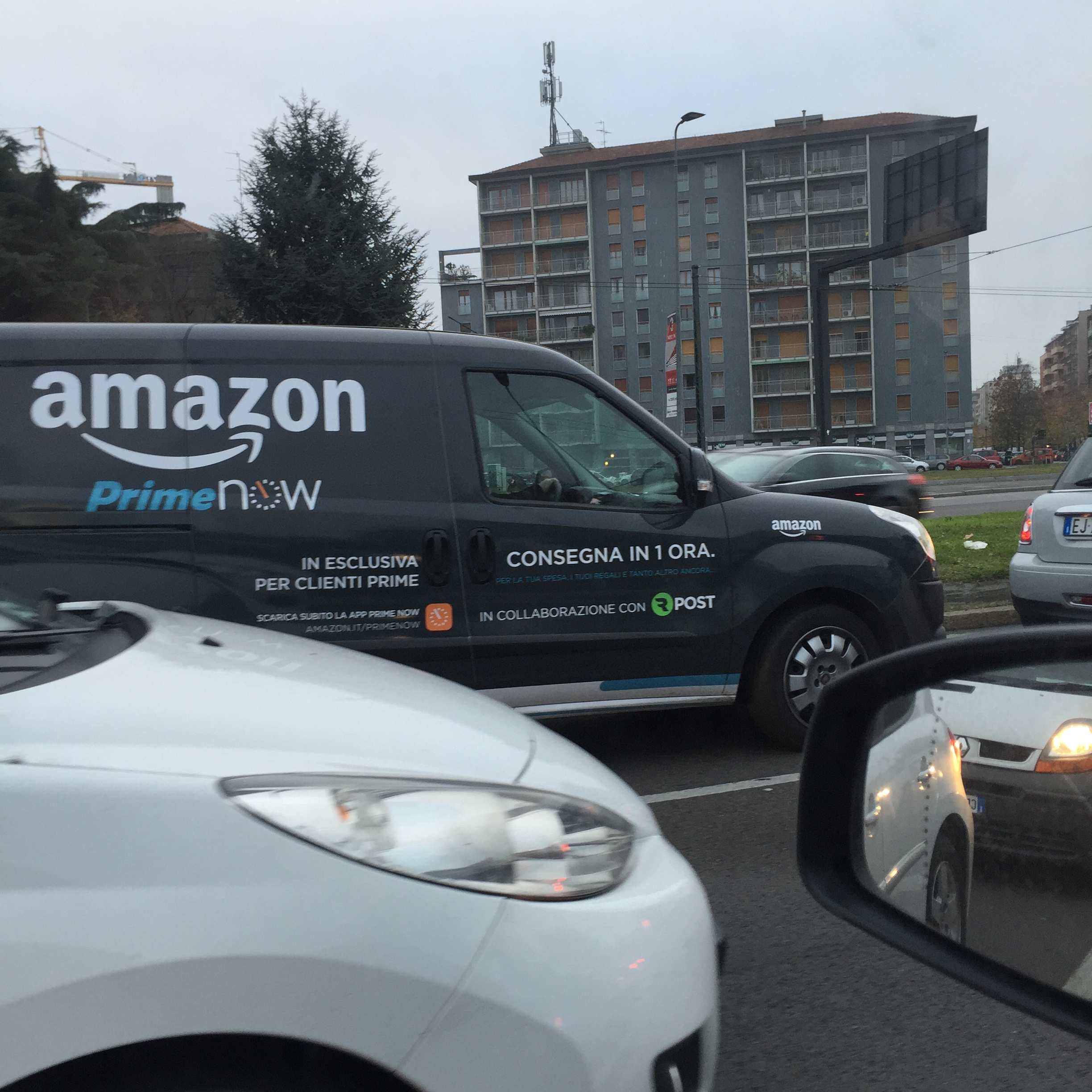 Amazon a Milano consegna in un'ora Luca Marchese srl